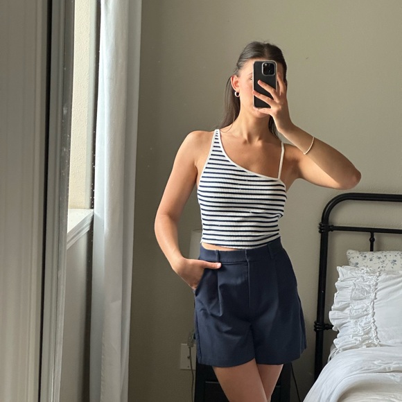 Zara asymmetrical tank size medium - Picture 4 of 5